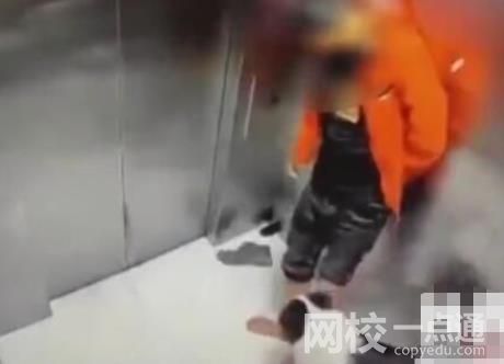 男子酒后遛狗被卡電梯致狗死亡 狗繩被夾在電梯門縫內