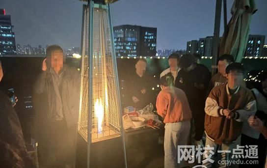 樓頂看世界杯 取暖爐引發(fā)火警烏龍 路過市民看見火光就報(bào)警了