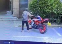 老人故意推倒摩托車被定性尋釁滋事 當事人表示不為賠償只為討回公道