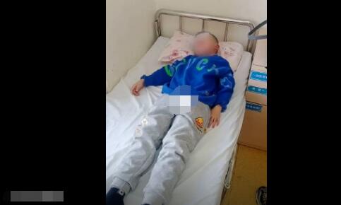 男童被幼兒園關辦公室一天:不給水喝 對一個孩子報復令人氣憤