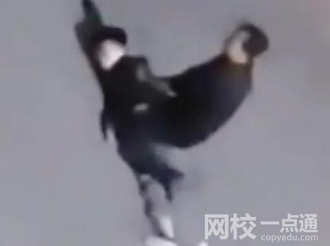 學(xué)生因點(diǎn)外賣被校務(wù)人員按倒訓(xùn)斥 內(nèi)幕曝光簡直太意外了