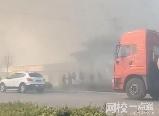 冷庫火災逝者家屬:施工時有難聞氣味
