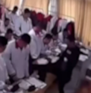 中學老師連續腳踹扇臉十多名學生 始料未及真相簡直太意外了