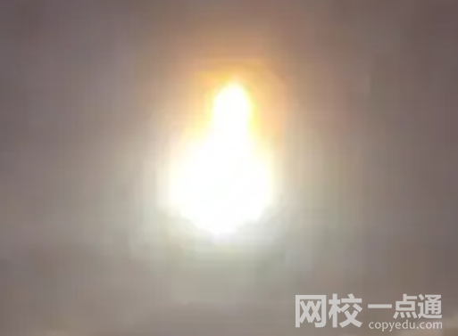 烏克蘭首都上空現巨大光球 視頻畫面曝光罕見至極