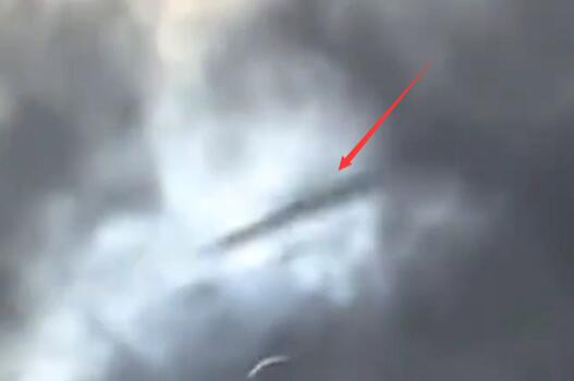 美國日全食現(xiàn)ufo飛行物 到底有多少真實度？
