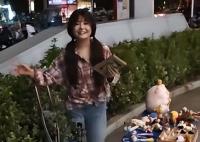 女孩高考時(shí)暈倒確診骨癌擺攤賺錢 實(shí)在讓人心疼不已