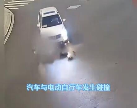 男子被撞后20元私了顱內出血渾然不知 實在太驚險了