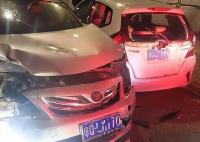 14歲孩子載同學(xué)兜風(fēng)炫技撞壞4車 這也太膽大妄為了