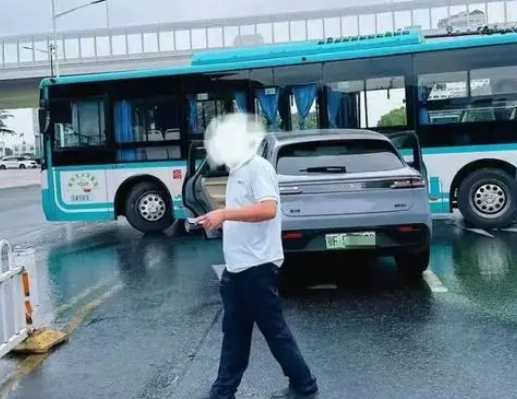 用戶試乘問界M5出事故受傷 實(shí)在太意外了