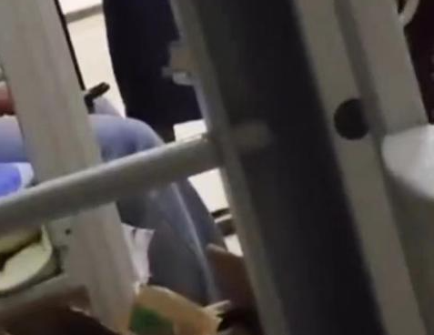 云南一高校后勤回應3碩士被聘為宿管 為什么引熱議？