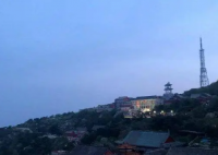 大學生兼職泰山陪爬訂單排到深秋 為什么這么火爆？
