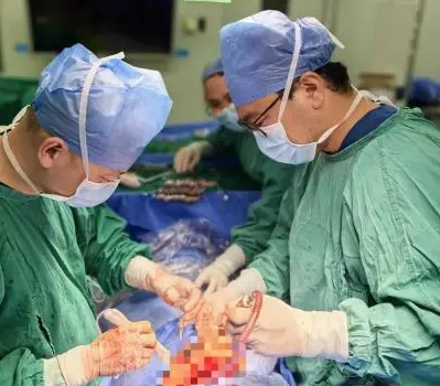 農民工遭樹枝橫向貫穿胸腔后強行拔出 究竟是怎么回事？