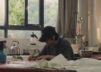 小伙上班視頻成網友解壓助眠神器 究竟是怎么回事？