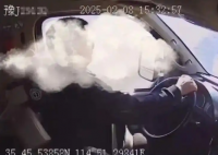 高速路女子與司機(jī)爭吵 車輛失控 為什么失控什么情況？