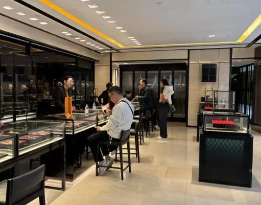 漲價后老鋪黃金不排隊了 究竟是怎么回事？