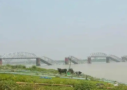 緬甸標(biāo)志性大橋在強(qiáng)震中損毀嚴(yán)重 實(shí)在太嚴(yán)重了